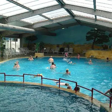 Property With 3 Bedrooms In Les Mathes With Shared Pool And Furnished Terrace * לס מתה