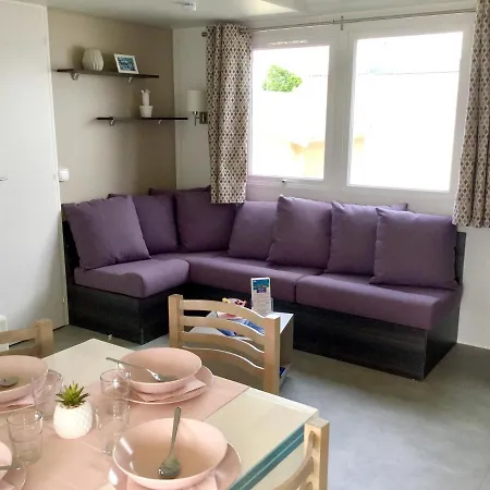 בית נופש Property With 3 Bedrooms In Les Mathes With Shared Pool And Furnished Terrace *